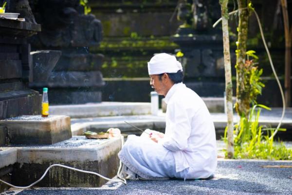 Asal-usul Galungan diyakini terkait dengan peperangan antara Raja Mayanadewa melawan Mpu Sangkul Putih