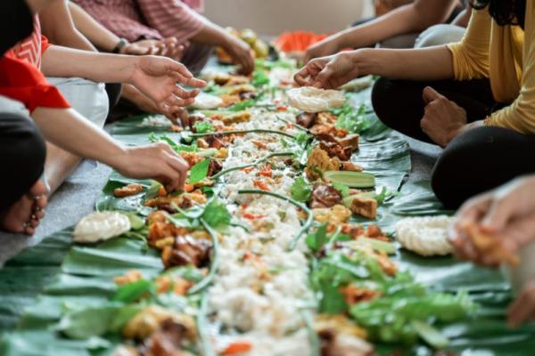 Bulan suci Ramadan merupakan momen yang sangat dinantikan bagi seluruh umat Muslim, tak terkecuali masyarakat muslim Bali.