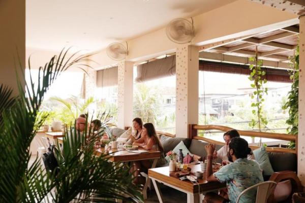 Berikut ini tujuh coffee shop favorit wisatawan asing untuk WFB di Canggu versi Balimemo.com