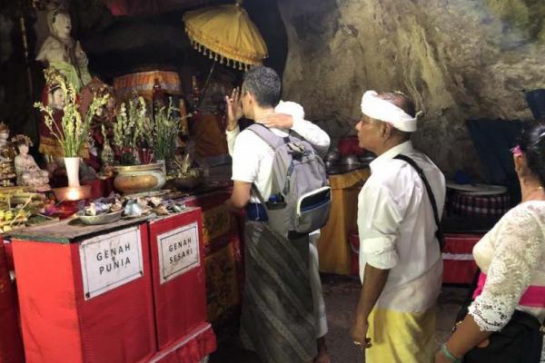 Nusa Penida merupakan satu  pulau indah di Bali.