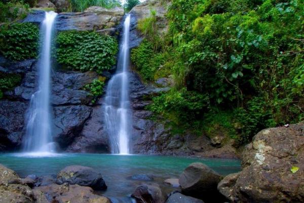 Air Terjun Juwuk Manis menjadi pilihan tepat untuk mengisi waktu liburan dengan nuansa alami dan segar.