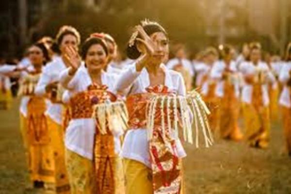 Makna dan Filosofis Sanggul Pusung Tagel Asal Bali