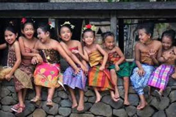 Macepet-Cepetan adalah salah satu lagu tradisional Bali yang mengandung makna filosofis yang mendalam