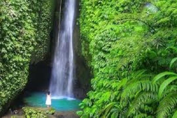 Air Terjun Leke-Leke memanjakan pengunjung dengan ketenangan dan keelokkan pemandangannya yang masih asri 