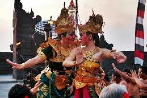 Kisah Rama dan Sinta, yang berasal dari epos Ramayana, merupakan salah satu cerita yang sangat berpengaruh dalam budaya Bali