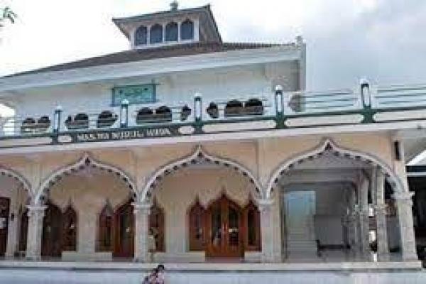 Sejumlah masjid tua yang ada di Bali menjadi saksi bisu penyebaran Islam di pulau ini