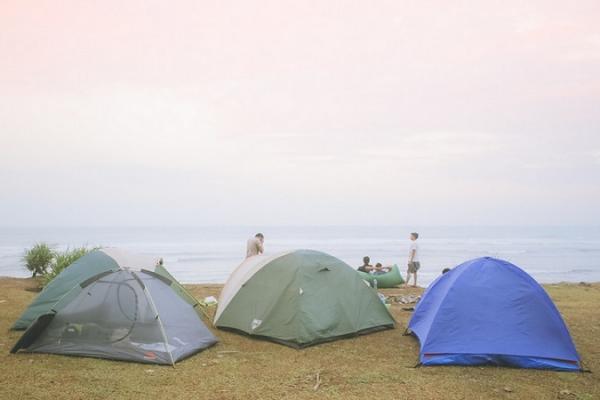 Dengan waktu yang tepat maka berkemah di Pantai Nyang Nyang menjadi pengalaman yang menakjubkan