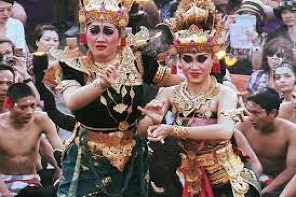 Sinta dalam budaya Bali dipandang sebagai sosok wanita yang memiliki kecantikan luar biasa serta menjadi simbol dari keanggunan dan kebaikan, yang mencerminkan kesempurnaan seorang wanita