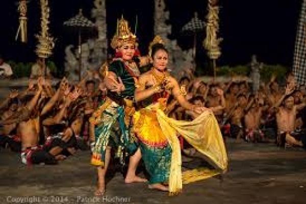 Dalam budaya Bali, perjuangan Rama untuk menyelamatkan Sinta bukan hanya tentang cinta seorang suami kepada istrinya, tetapi juga tentang kewajiban moral untuk menegakkan kebenaran